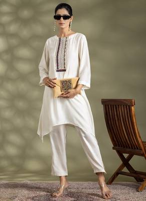 Off white cotton floral print kurta set 5