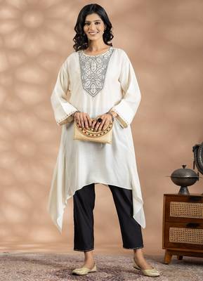 Off white art silk floral print kurta set 2