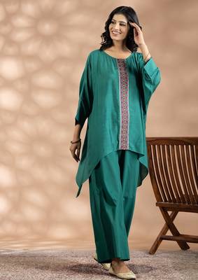 Green cotton floral print kurta set 5