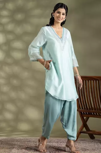 Blue chanderi silk floral print kurta set