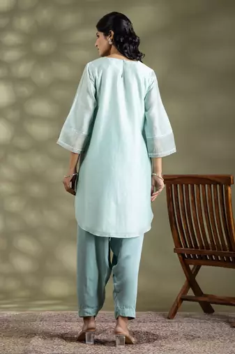 Blue chanderi silk floral print kurta set