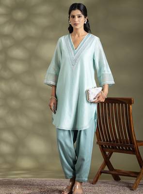 Blue chanderi silk floral print kurta set 1