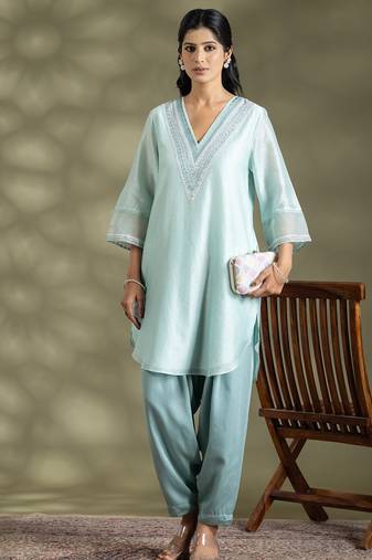 Blue chanderi silk floral print kurta set