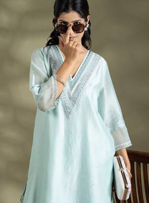 Blue chanderi silk floral print kurta set 4