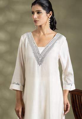 Off white cotton floral print kurta set 5