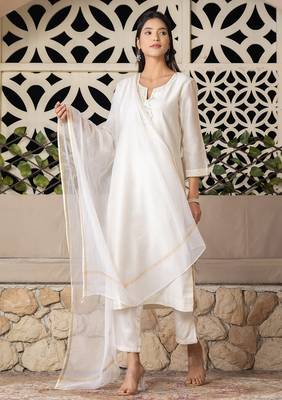 Off white chanderi silk floral print kurta set 1