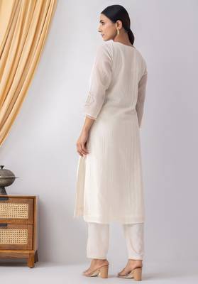 Off white chanderi silk floral print kurta set 5
