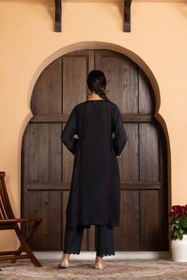 Black chanderi silk floral print kurta set 2