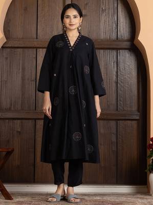 Black chanderi silk floral print kurta set 3