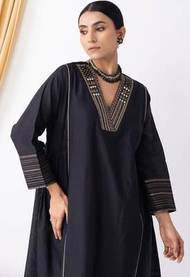 Black chanderi silk geometric print kurta set 5