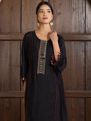 Black art silk geometric print kurta set 5