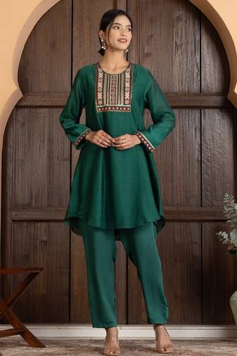 Green chanderi silk geometric print kurta set