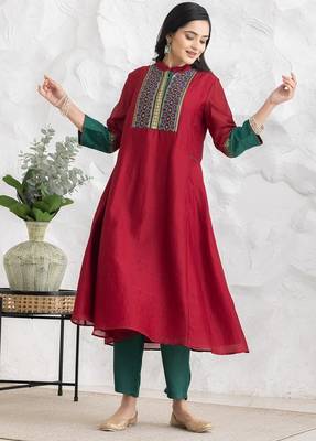 Red chanderi silk geometric print kurta set 4