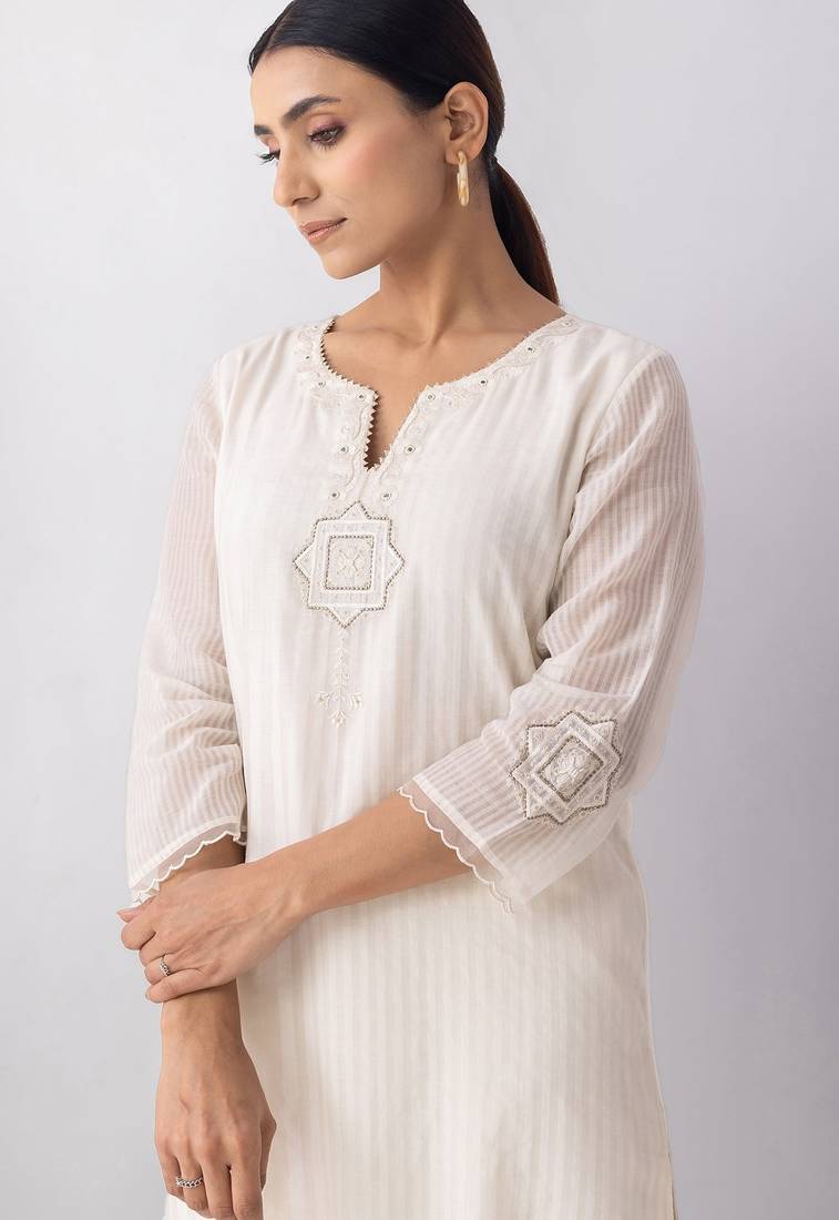 Ivory chanderi silk hand embroidery kurta set