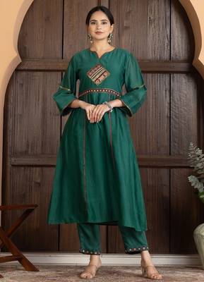 Green chanderi silk hand embroidery kurta set 1