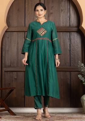 Green chanderi silk hand embroidery kurta set 2