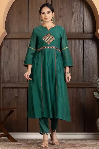 Green chanderi silk hand embroidery kurta set
