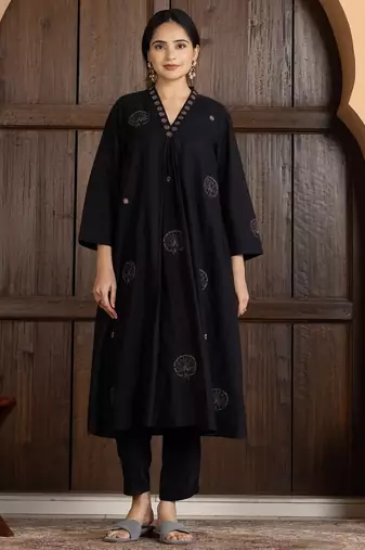 Black chanderi silk geometric print kurta set