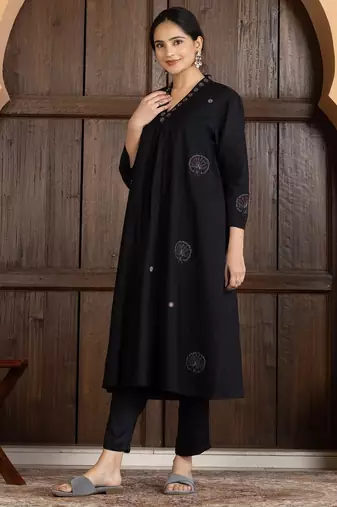 Black chanderi silk geometric print kurta set