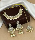 Gold plated kundan choker maang tikka set