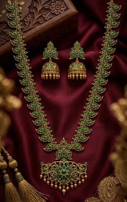 Elegant green matte gold-plated kemp mango haram Necklace :: set with jhumkas 2