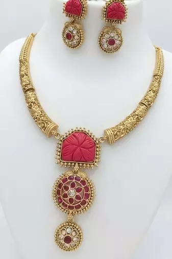 Handcrafted gold-plated ethnic Necklace :: set with red carved stones & floral pendant - bridal wedding jewelry