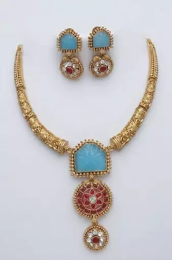 Handcrafted gold-plated ethnic Necklace :: set with firozicarved stones & floral pendant - bridal wedding jewelry