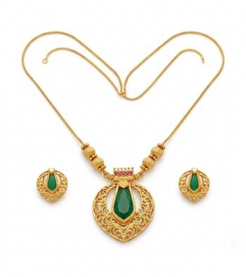 Traditional gold-plated emerald green pendant Necklace :: set - handcrafted ethnic jewelry for women 3