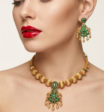 Traditional green stone Necklace :: set with matching earrings 2
