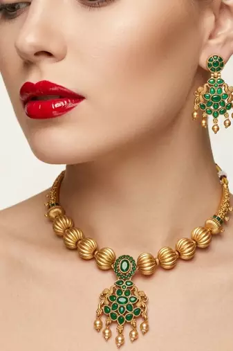 Traditional green stone Necklace :: set with matching earrings