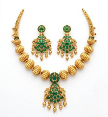 Traditional green stone Necklace :: set with matching earrings 3