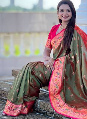 Indian green zari motif weaving work paithani silk saree 3