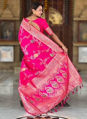 Designer pink zari weaving work banarasi silk saree 4