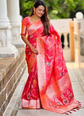 Designer fuchsia pink zari weaving work banarasi silk saree 3
