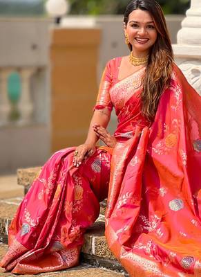 Designer fuchsia pink zari weaving work banarasi silk saree 4