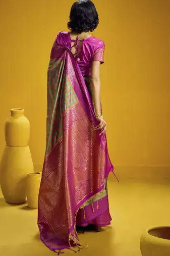  pure silk blend saree with checks pattern & matching blouse
