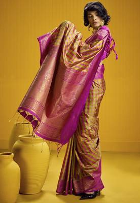  pure silk blend saree with checks pattern & matching blouse 3