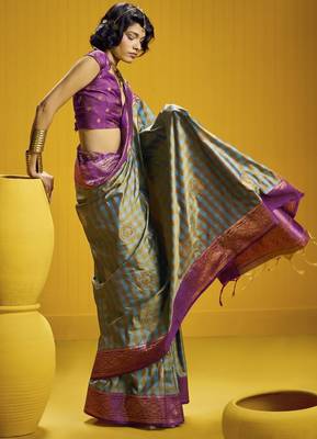  pure silk blend saree with checks pattern & matching blouse 2