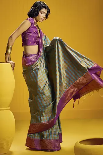  pure silk blend saree with checks pattern & matching blouse