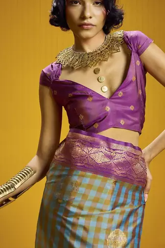  pure silk blend saree with checks pattern & matching blouse