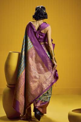  pure silk blend saree with checks pattern & matching blouse 4