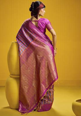  pure silk blend saree with checks pattern & matching blouse 2