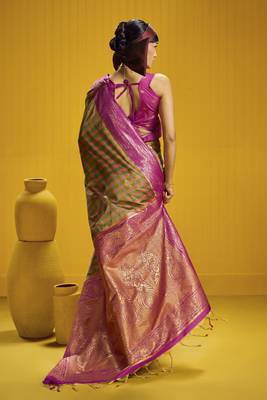  pure silk blend saree with checks pattern & matching blouse 3