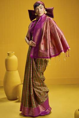  pure silk blend saree with checks pattern & matching blouse 5