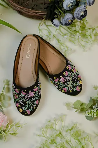 black floral embroidered ethnic flats for women