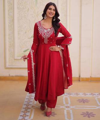 Maroon mal chanderi beads embroidery flared gown and bottom with heavy dupatta 4