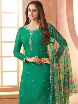 D green chiffon suit with digiral printed & beats  2