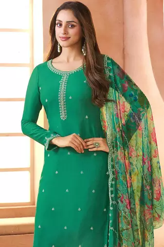 D green chiffon suit with digiral printed & beats 