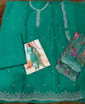 D green chiffon suit with digiral printed & beats  3