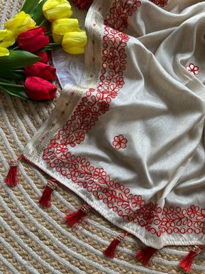 Off-White Color  gotapatti work & zari weaving border Tussar Silk Saree 3